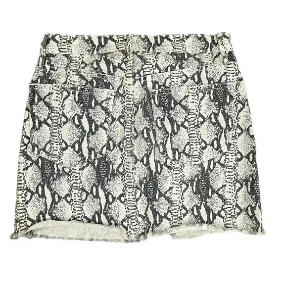 FRAME Snakeskin Print Denim Mini Skirt Black Multi Frayed Hem Size 26 - Picture 8 of 9